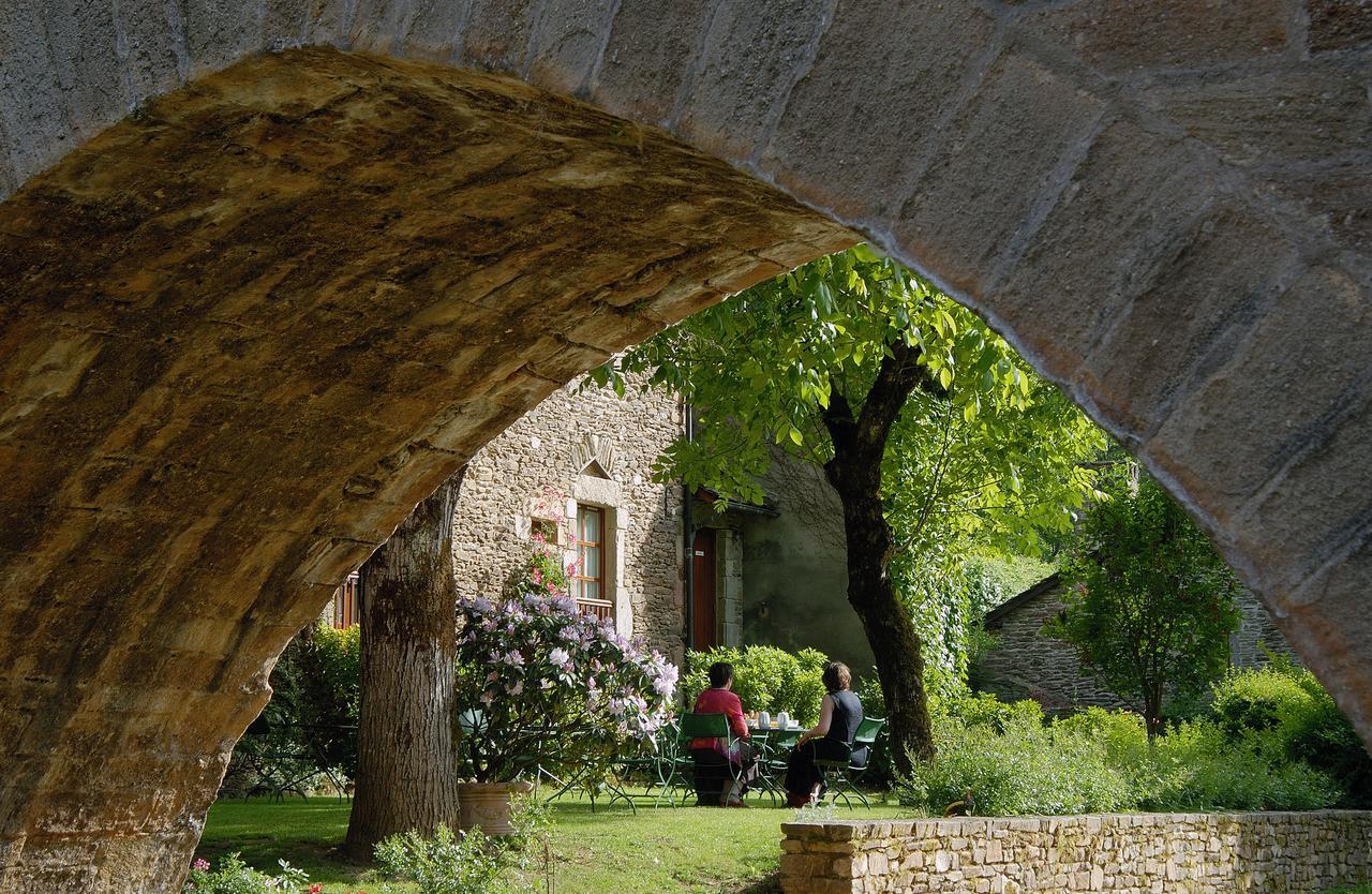 Le Vieux Pont Hotel Belcastel  Exterior foto